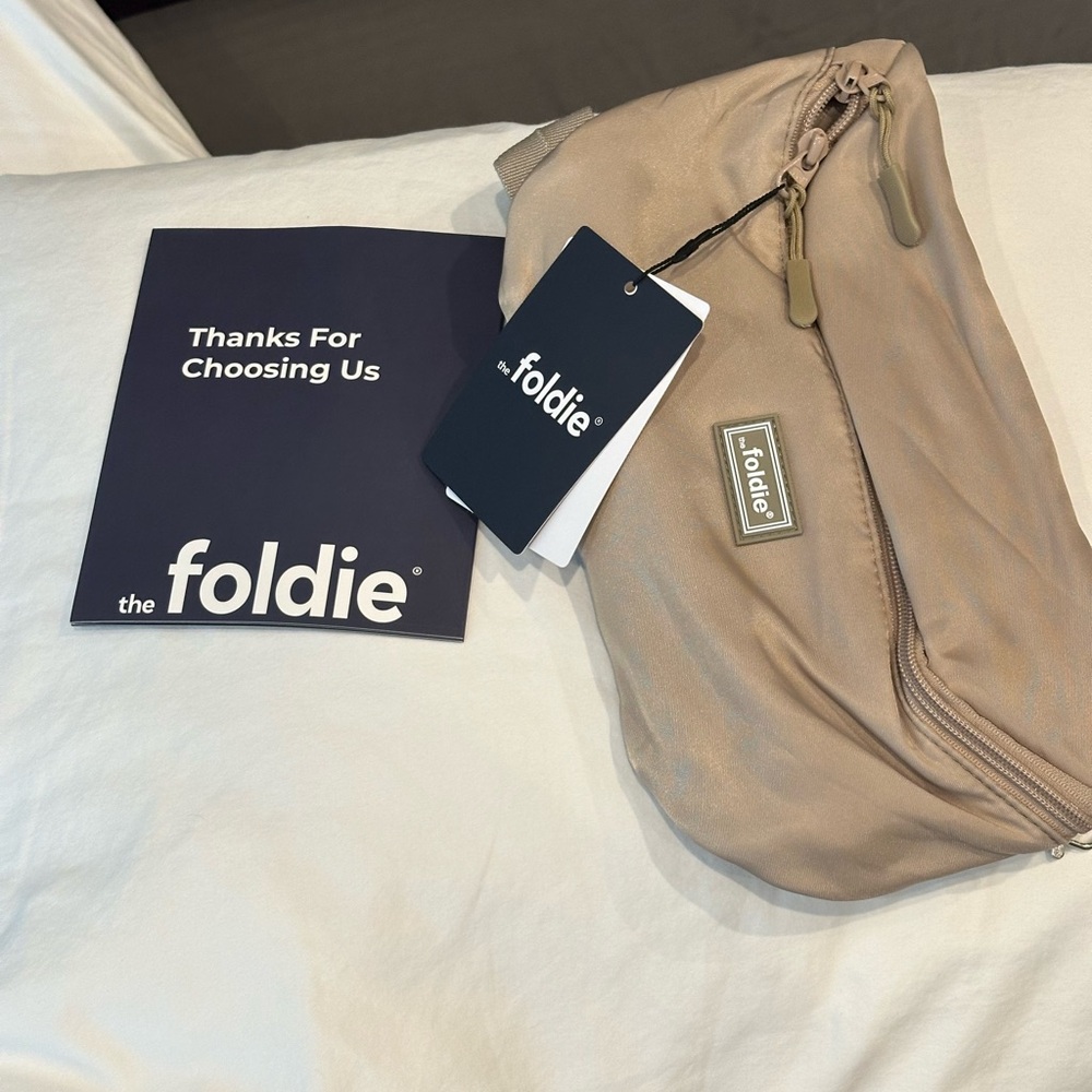 NWT FOLDIE BUMBAG
